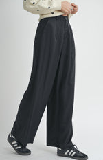 Sadie & Sage Black Pleat Pants