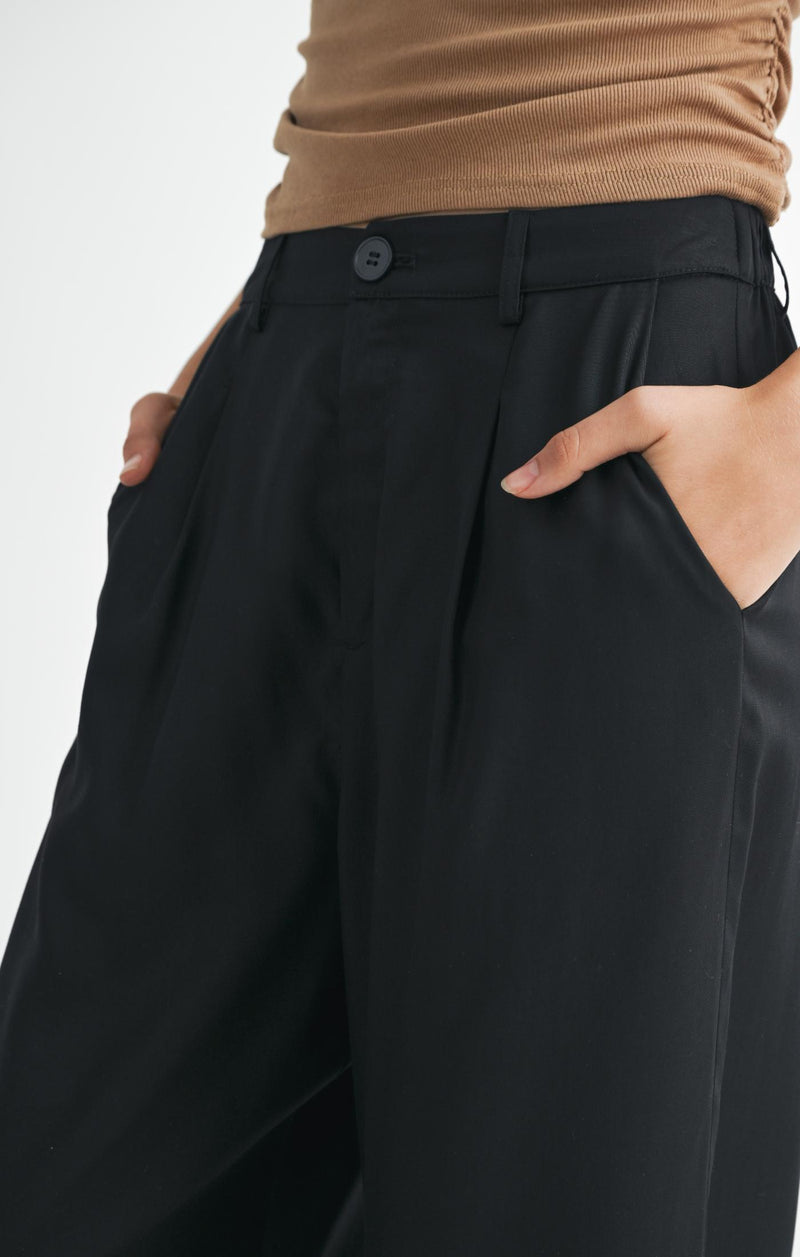 Sadie & Sage Black Pleat Pants